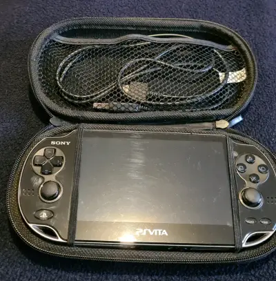 Consola portátil Sony PS Vita con estuche - miniatura 1