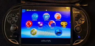 Consola portátil Sony PS Vita con estuche - miniatura 3