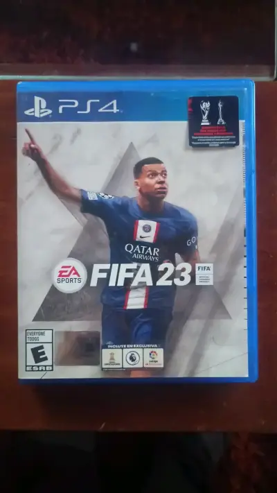 Juego FIFA 23 para PS4 en buen estado - miniatura 1