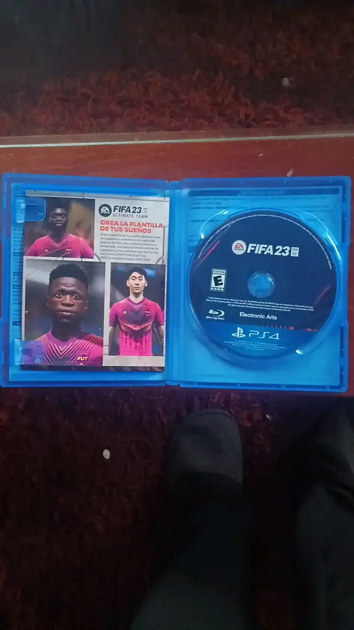Juego FIFA 23 para PS4 en buen estado - 2
