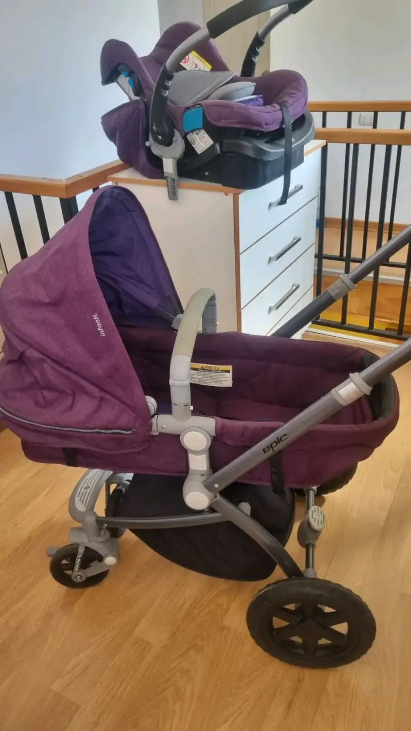 Coche de bebé Epic con silla morada - 1