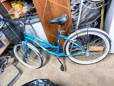 Bicicleta de paseo con canasta y cambios - miniatura 2