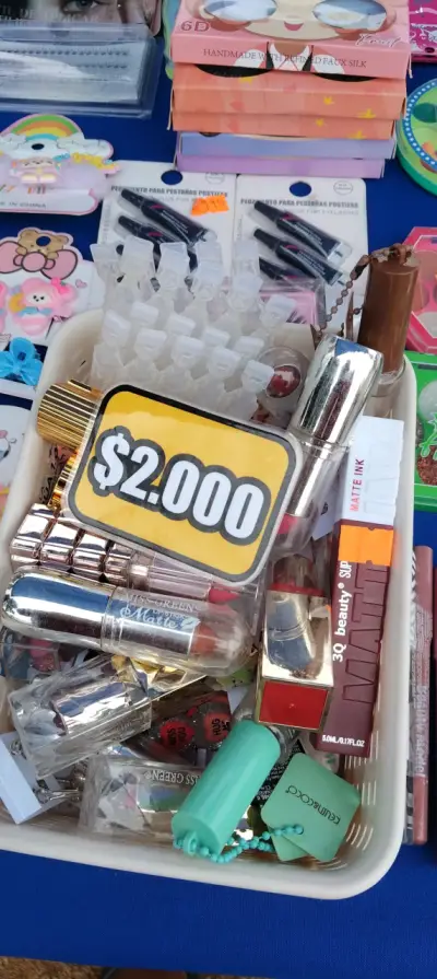 Set de maquillaje variado económico - miniatura 1