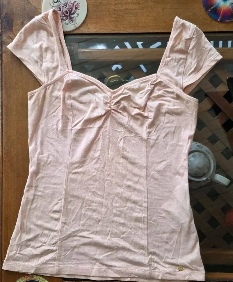 Top escote corazón Guess - 1