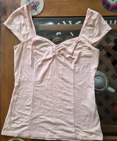 Top escote corazón Guess - miniatura 1