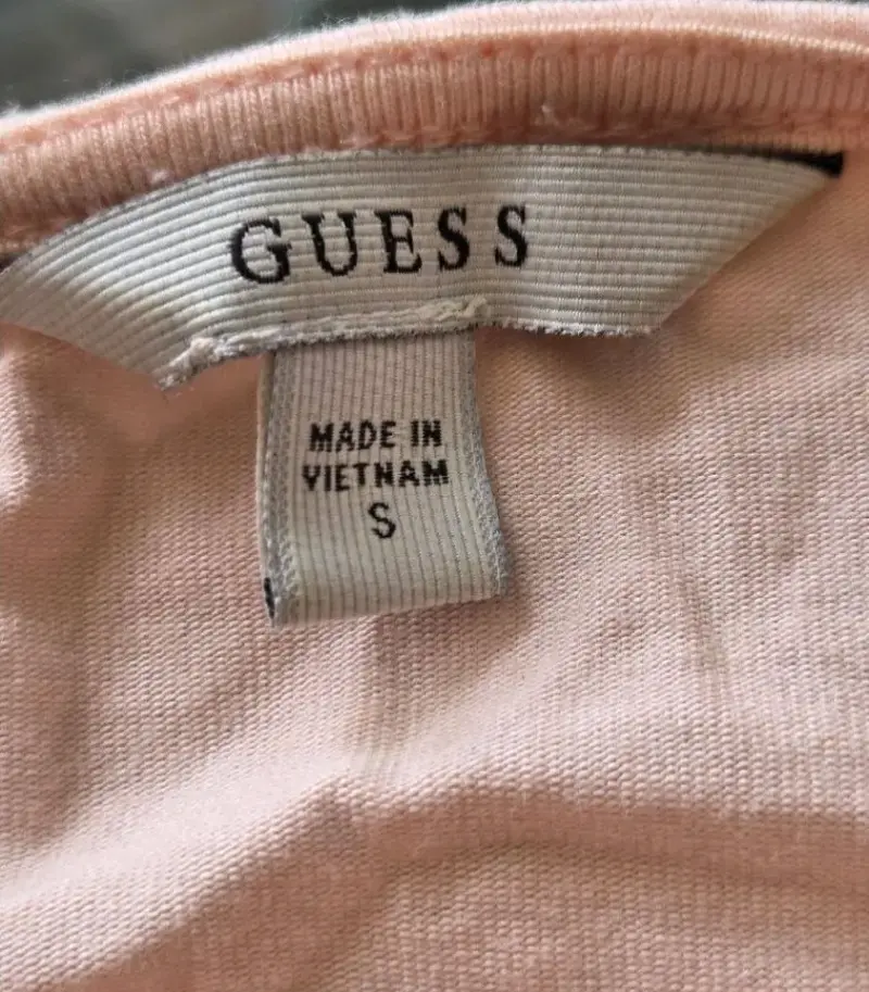 Top escote corazón Guess - 3