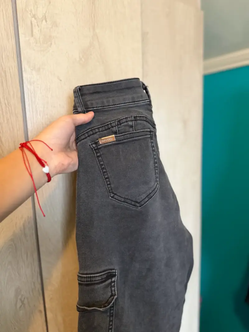 Pantalones cargo negros - 2