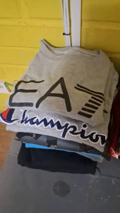 Polerón Adidas rojo con logo bordado - miniatura 2