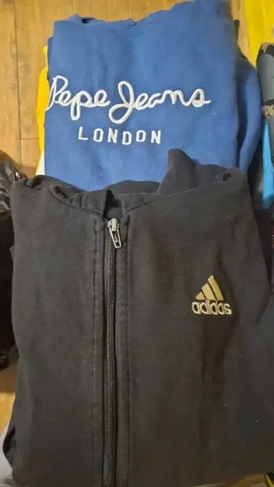 Polerón Adidas rojo con logo bordado - miniatura 6