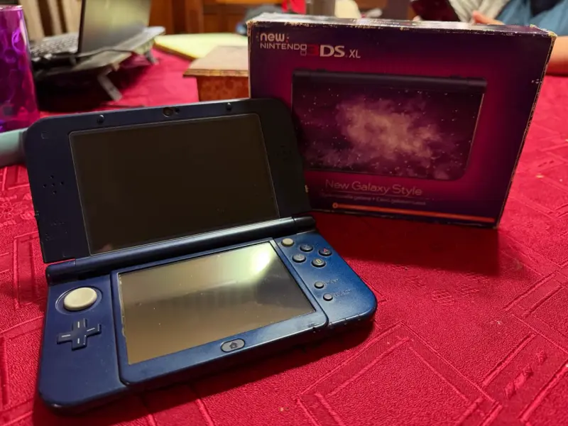 Nintendo New 3DS XL Galaxy Style - 1