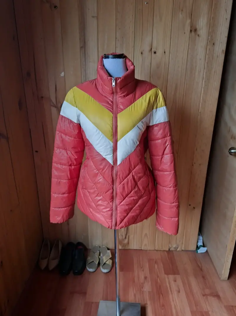 Chaqueta acolchada tricolor para mujer