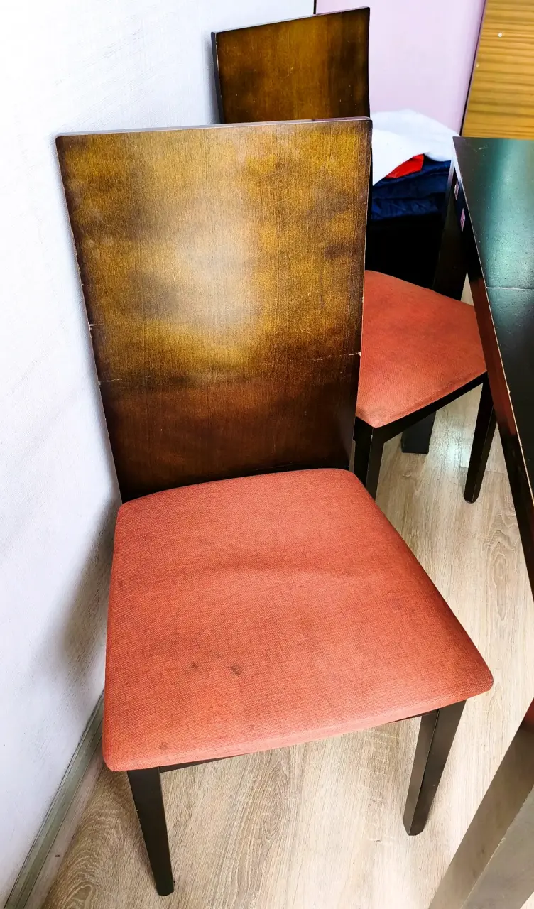Mesa de comedor con 6 sillas de madera - 2