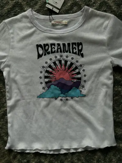 Polera blanca con diseño 'Dreamer' - miniatura 2