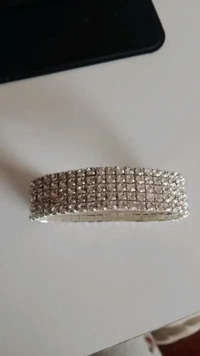 Aros y pulceras elegantes - miniatura 2