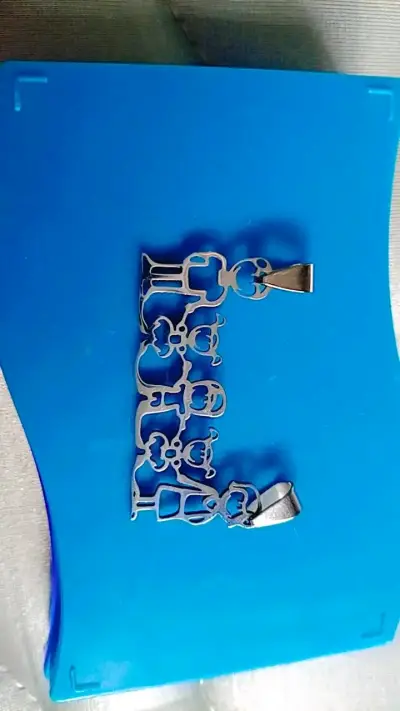 Collar de acero inoxidable con colgante familiar - miniatura 2