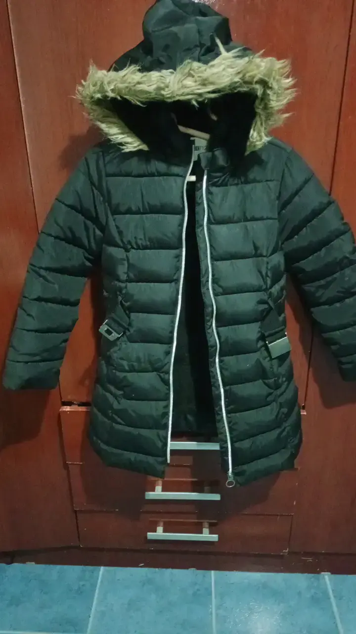Parka de invierno negro con capucha de piel - 4