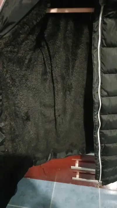 Parka de invierno negro con capucha de piel - miniatura 5