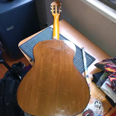 Guitarra acústica clásica de madera - miniatura 2