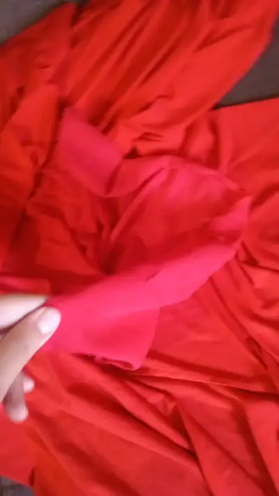 Vestido rojo elegante de fiesta - miniatura 3