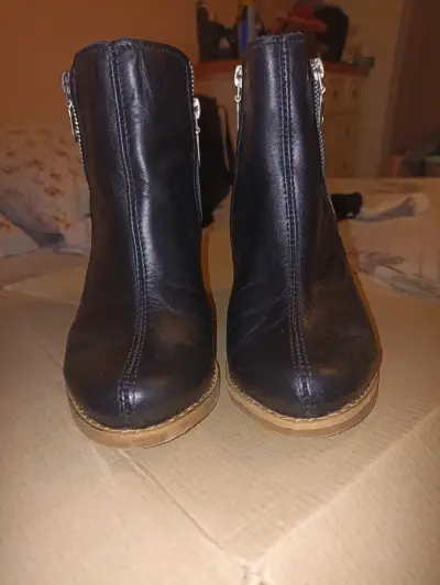 Botines de cuero negro con taco de madera - miniatura 3