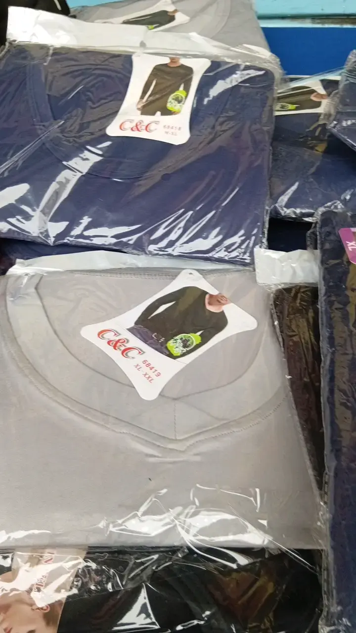 Pack de poleras básicas colores variados - 4