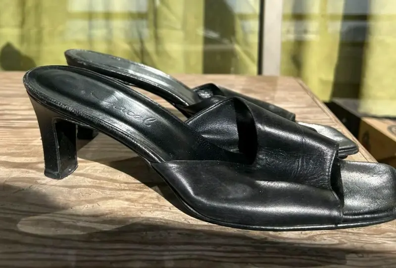 Sandalias y zapatos - 1