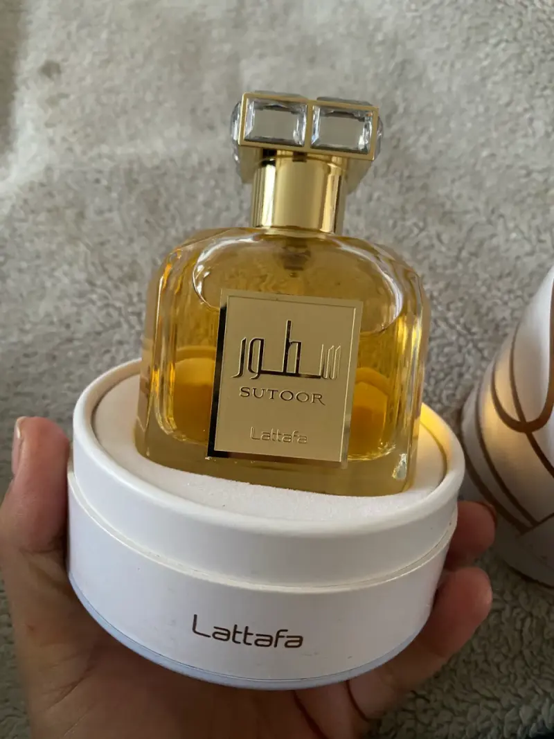 Perfume Lattafa Sutoor elegante y sofisticado - 1