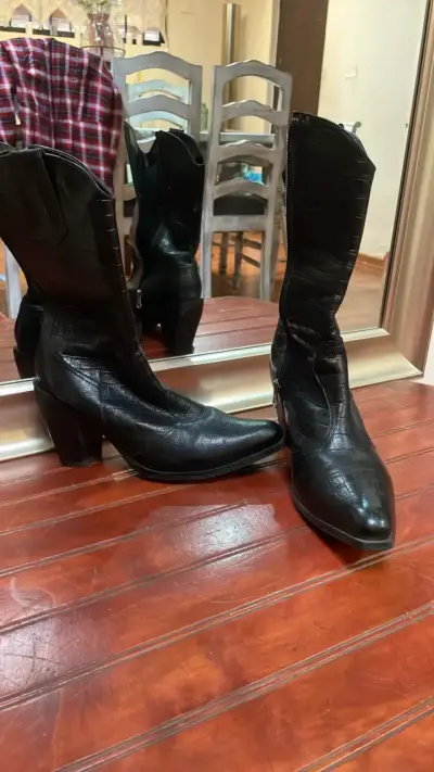 Botas vaqueras negras de cuero - miniatura 2