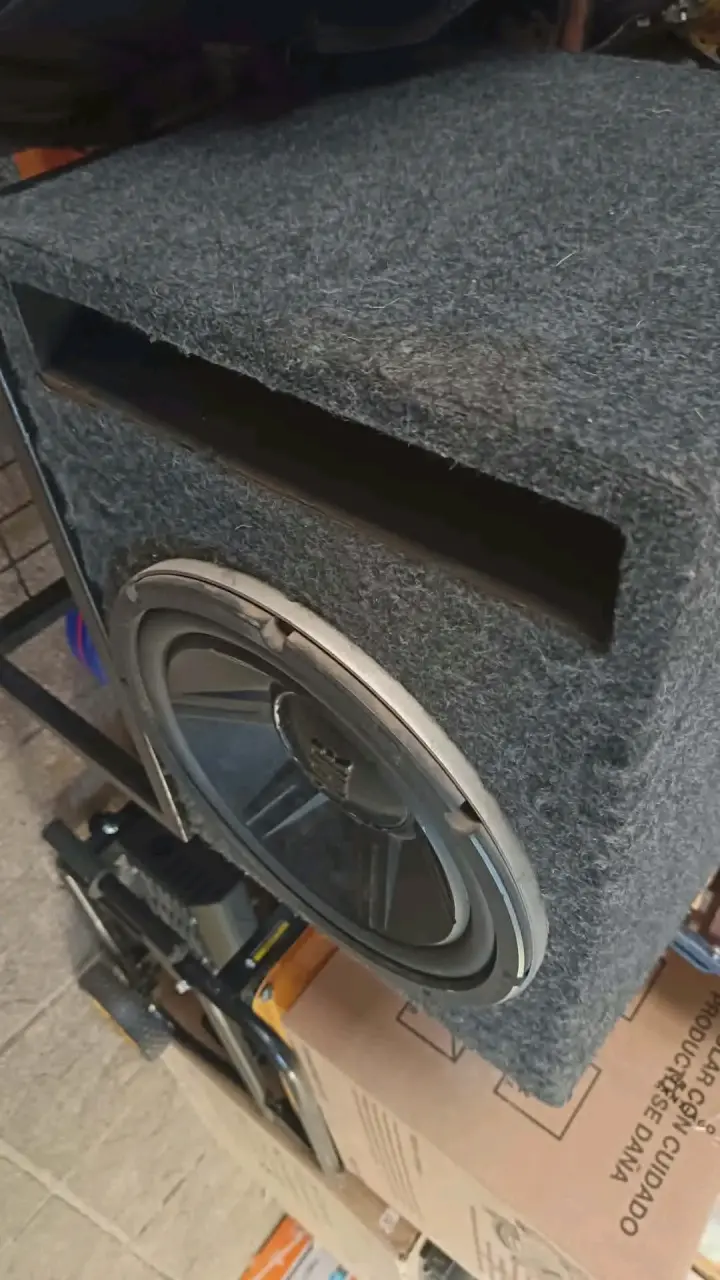 Subwoofer JBL doble bobina y amplificador crunch - 2