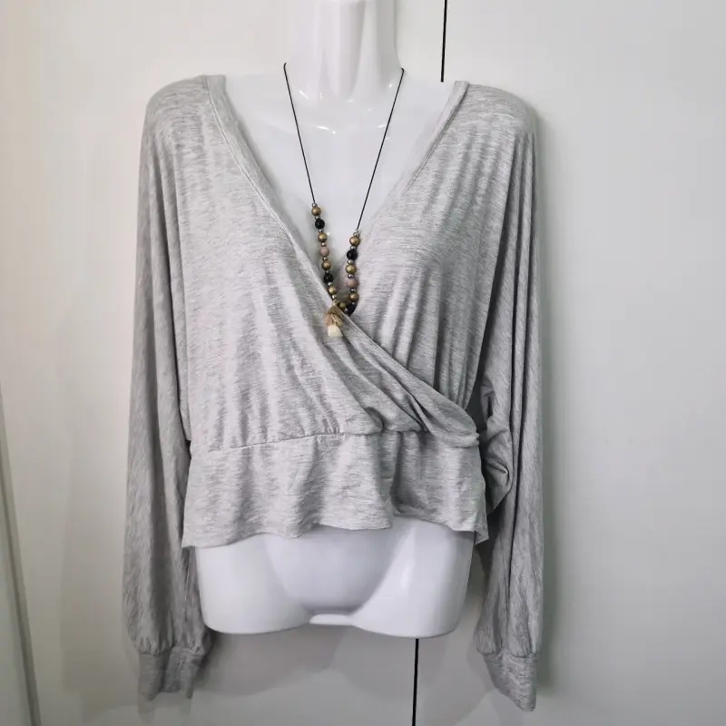 Blusa gris de manga larga express talla L - 1