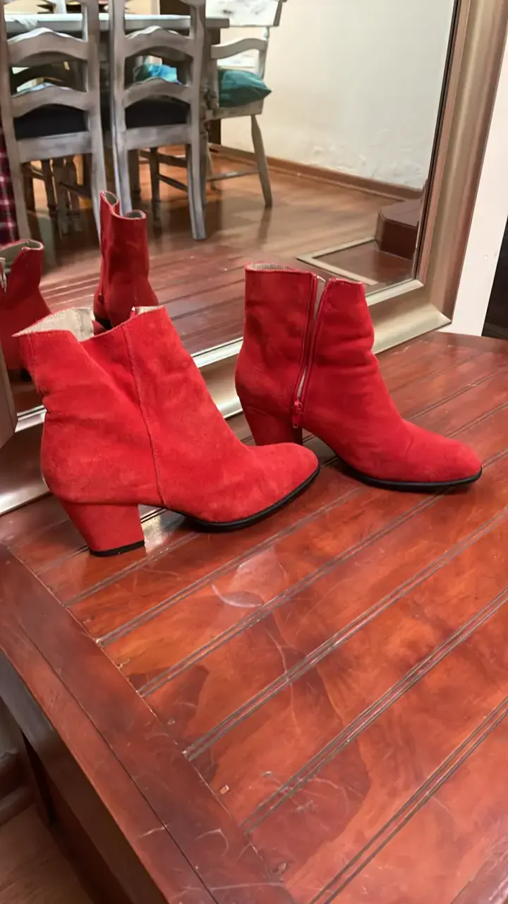 Botines rojos de gamuza con tacón - 2