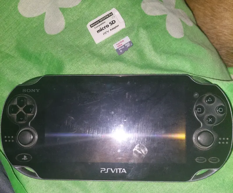 PS Vita OLED (PCH-1000) + SD2VITA Pro + MicroSD 64 - 1