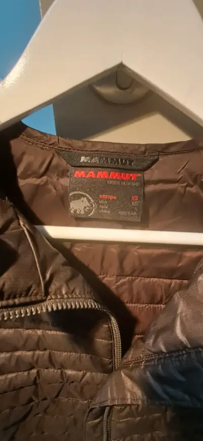 Chaqueta acolchada Mammut marrón con capucha - miniatura 3