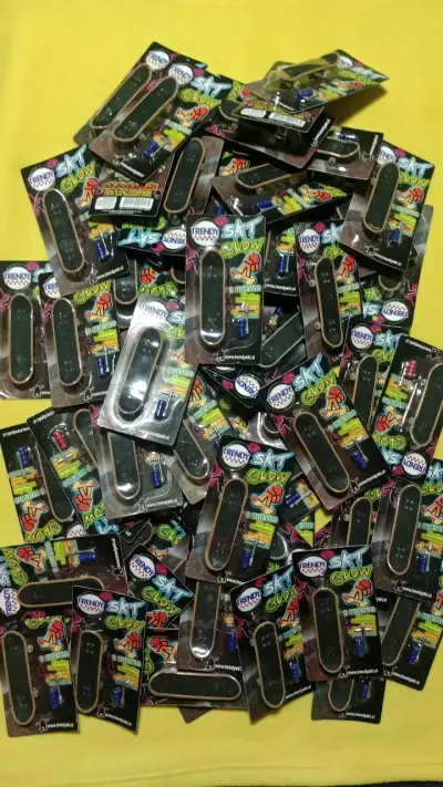 Mini skateboards de dedo Trendy SKT Glow - miniatura 1