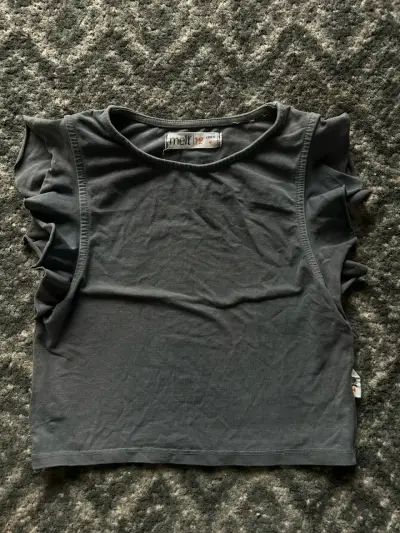 Polera negra con volantes Melt 12 - miniatura 1