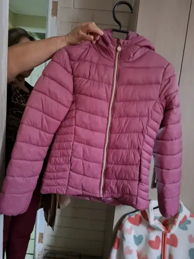 Chaqueta acolchada rosada para niña - miniatura 1