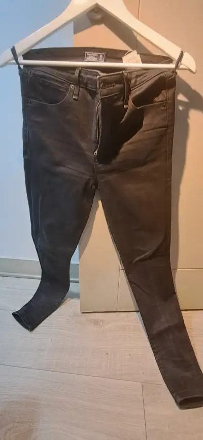 Jeans negros Abercrombie & Fitch para hombre - miniatura 1