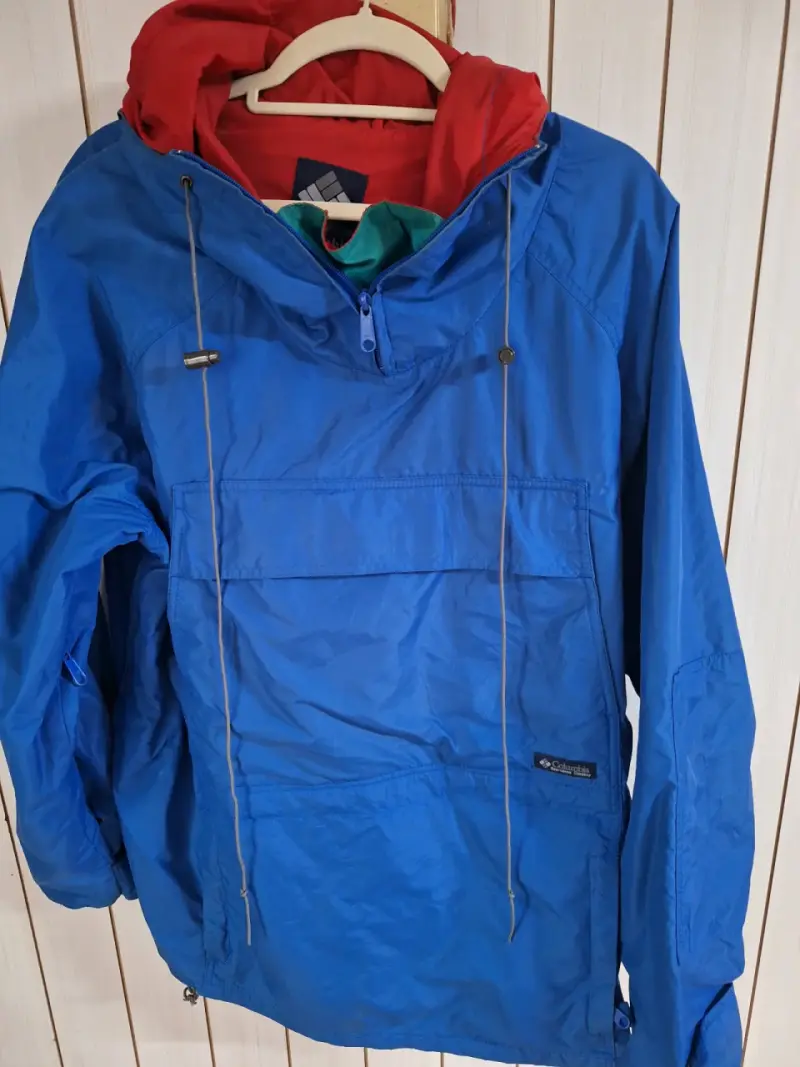 Anorak azul Columbia con capucha