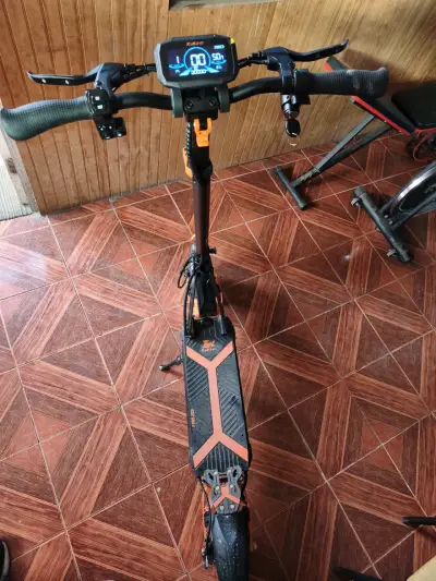 Scooter eléctrico KuKirin con pantalla digital - miniatura 5