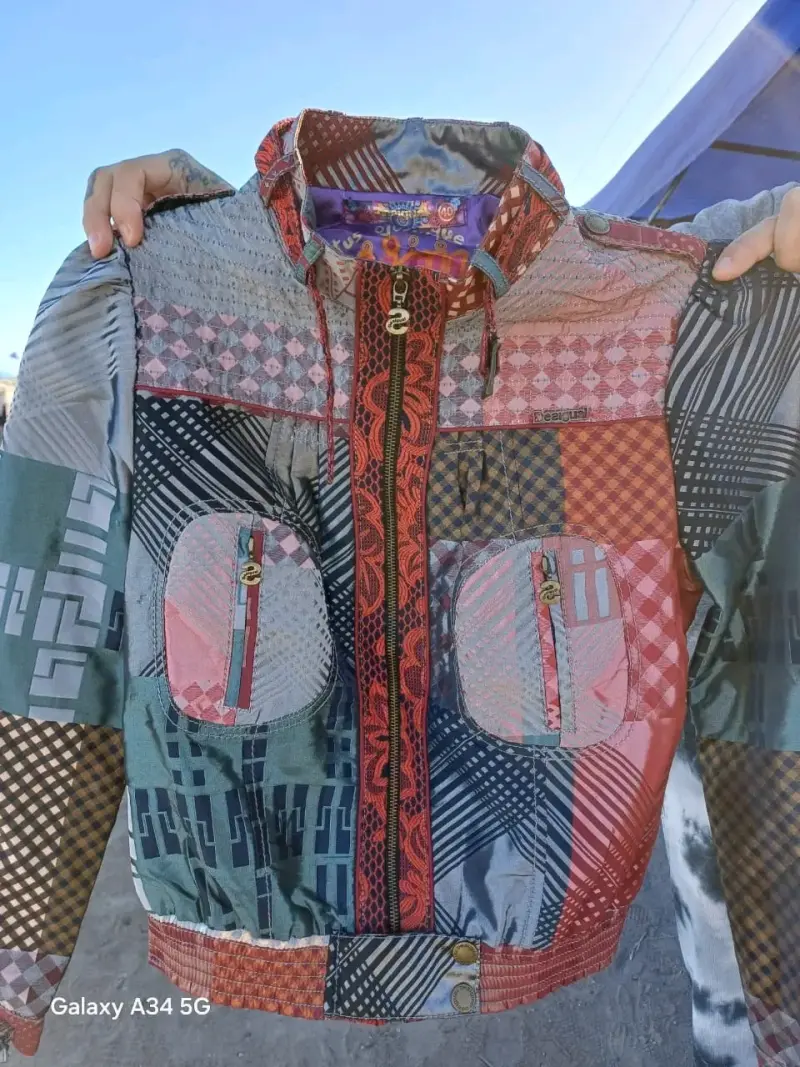 Chaqueta Desigual multicolor con diseño único - 3