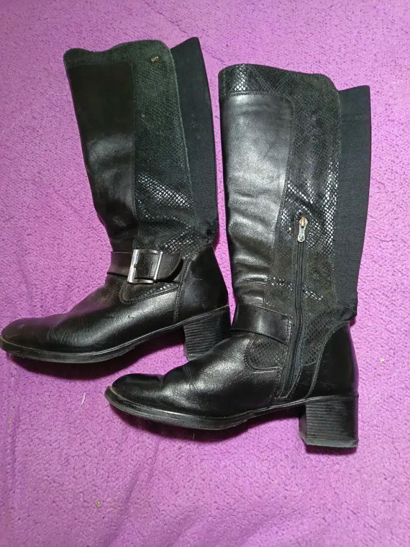 Botas negras de cuero