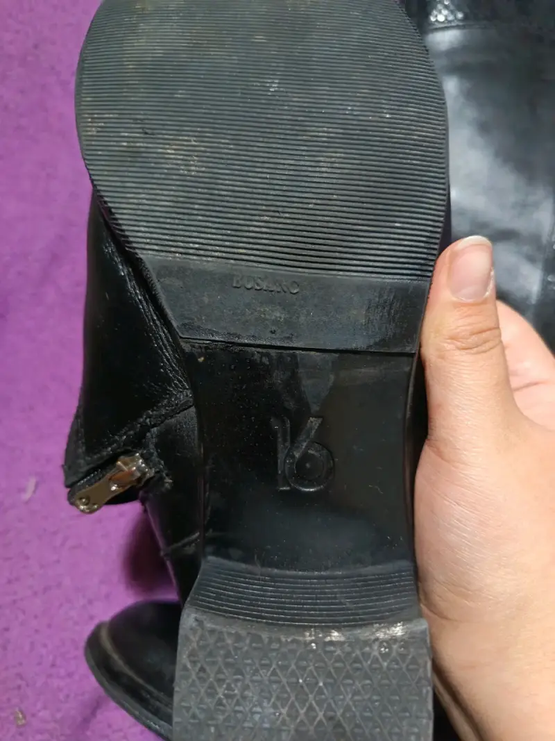 Botas negras de cuero - 4