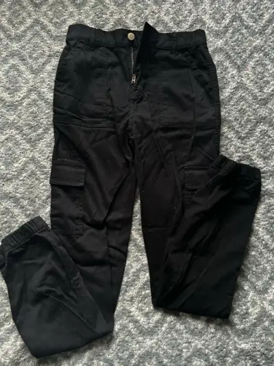 Pantalones cargo negros para niña - miniatura 1