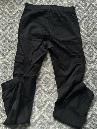 Pantalones cargo negros para niña - miniatura 2