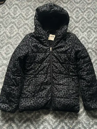 Chaqueta acolchada negra con capucha para niña - miniatura 1