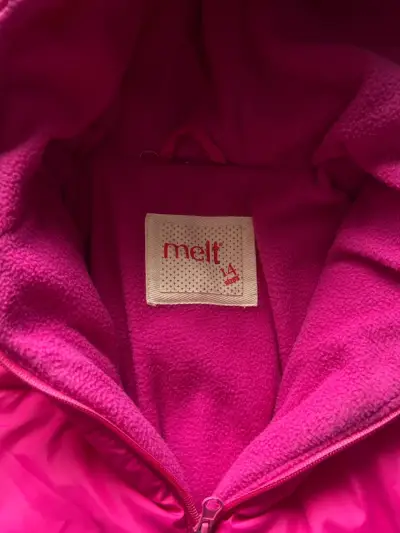 Chaqueta acolchada fucsia con capucha - miniatura 2
