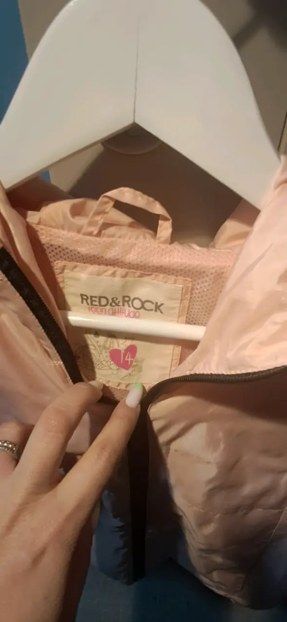 Chaqueta corta rosa con capucha - 2
