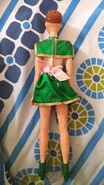 Muñeca sailor moon  vintage con traje verde y rosa - miniatura 2