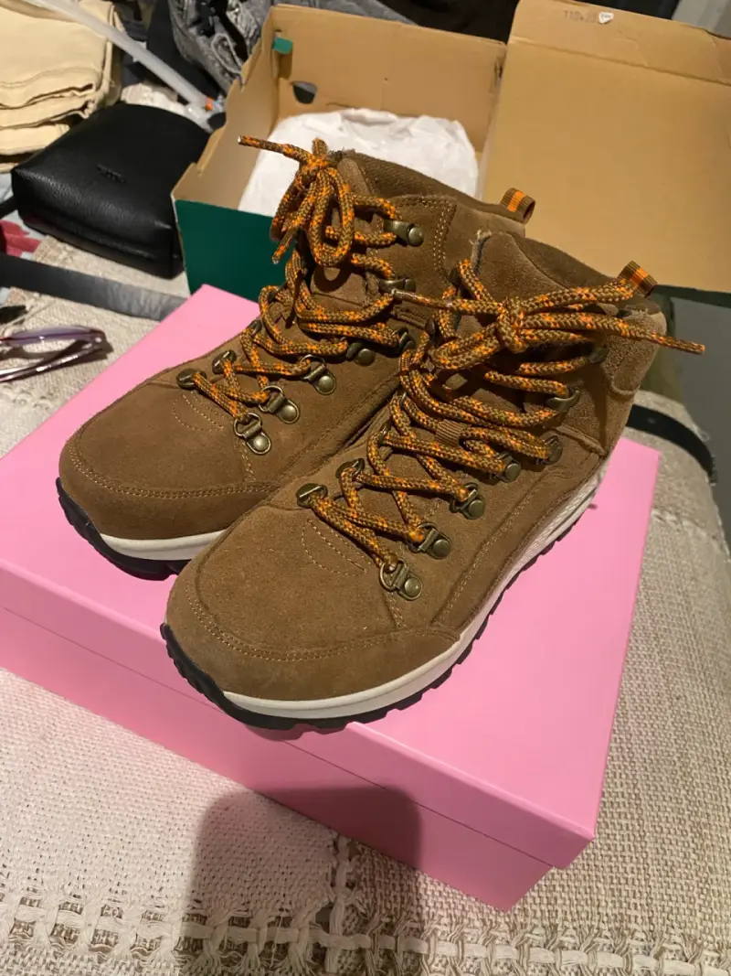 Botas de montaña marrones con cordones - 1