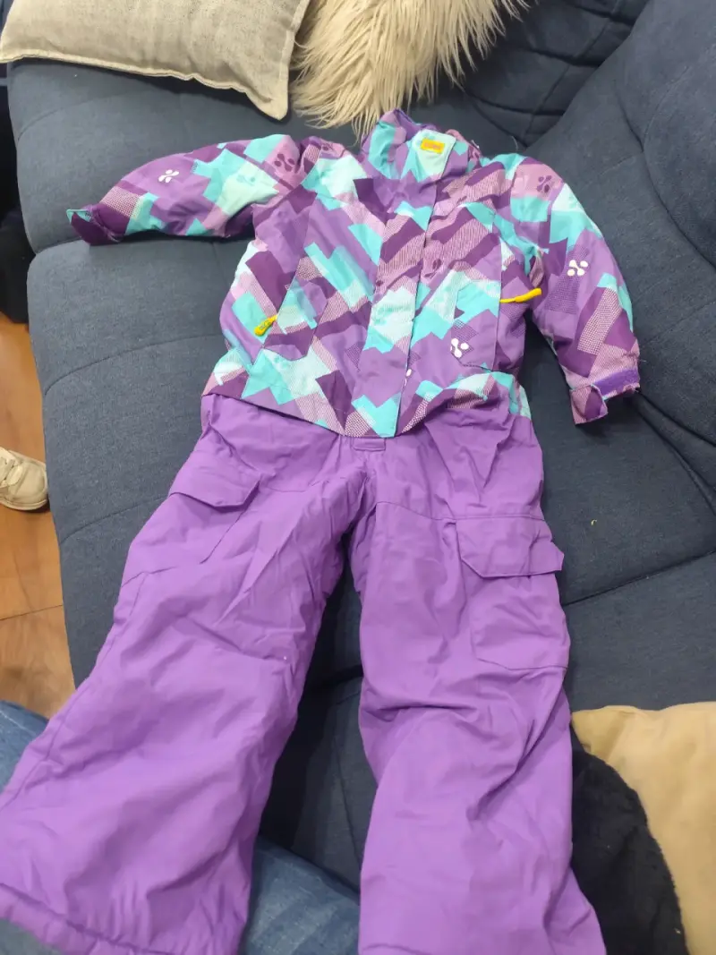 Traje de nieve infantil morado y celeste
